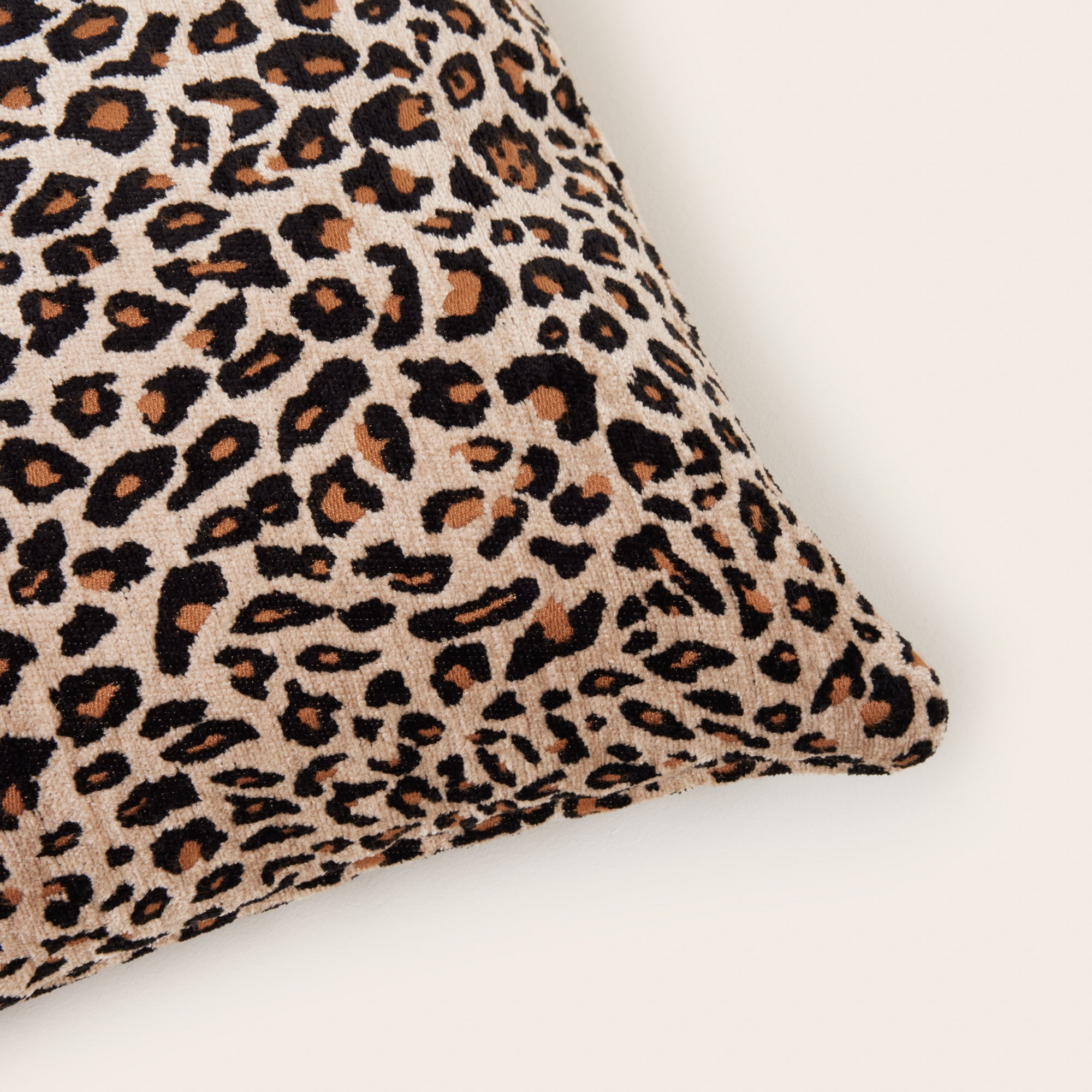 Housse de coussin LEOPOLDO beige et fauve | mobile_slider