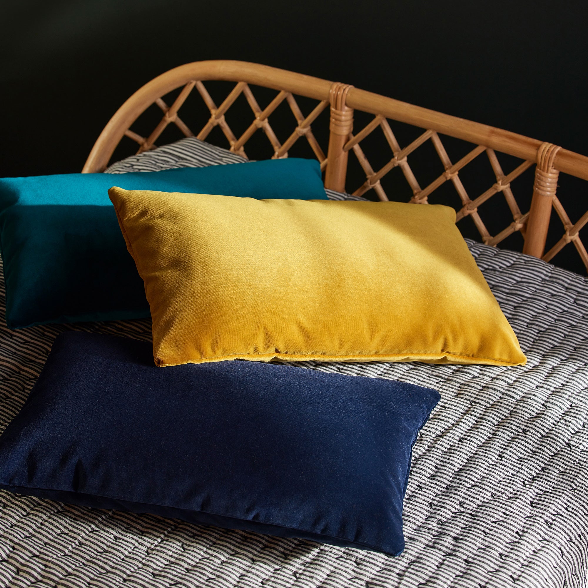 Housse de coussin MATIA bleu nuit