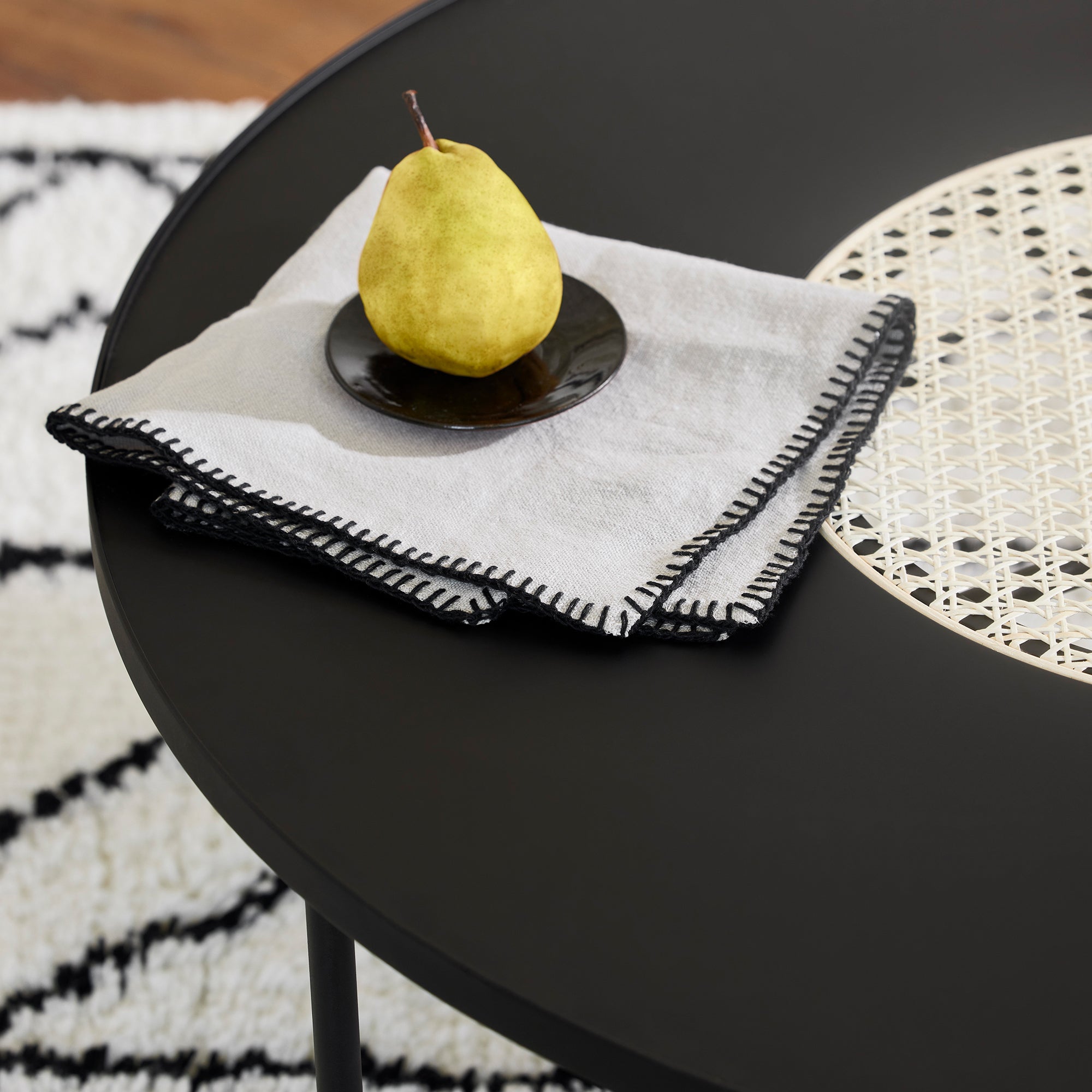 Location serviettes de table noires (tissu aspect coton) // JOLI